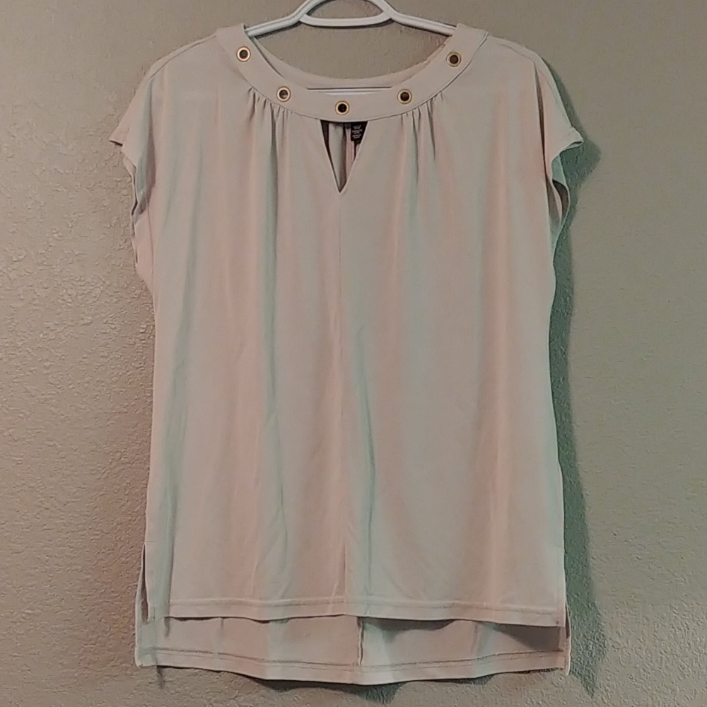 💲3 for 15💲Cream blouse